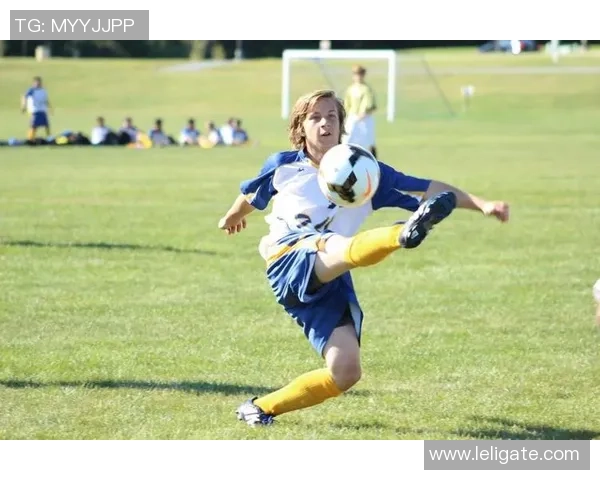 踢足球换装大挑战让你在运动中展现个性与风采